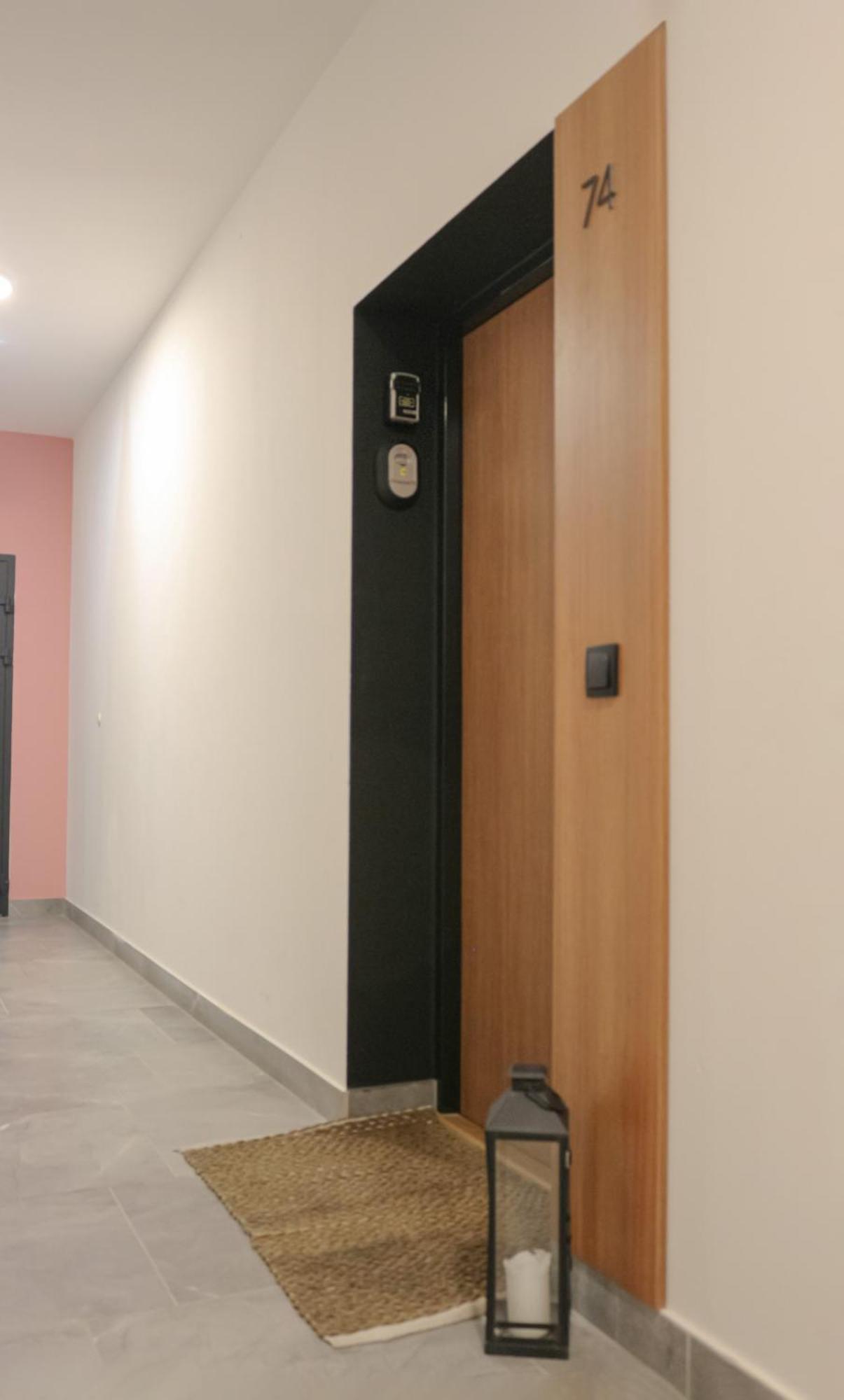 Relax&Comfort New Waw 50 Sqm With Terrace, Garden, Free Parking And Ac Warszawa Exteriör bild
