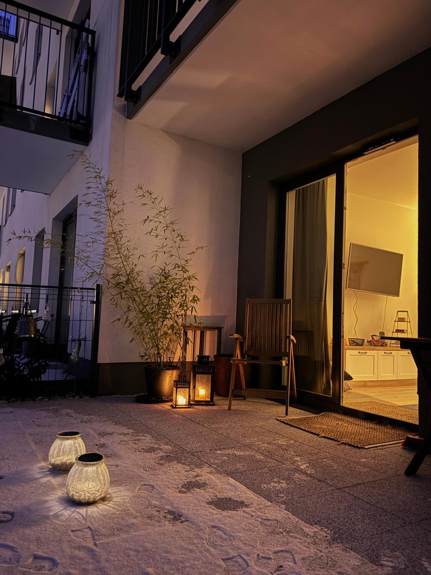 Relax&Comfort New Waw 50 Sqm With Terrace, Garden, Free Parking And Ac Warszawa Exteriör bild