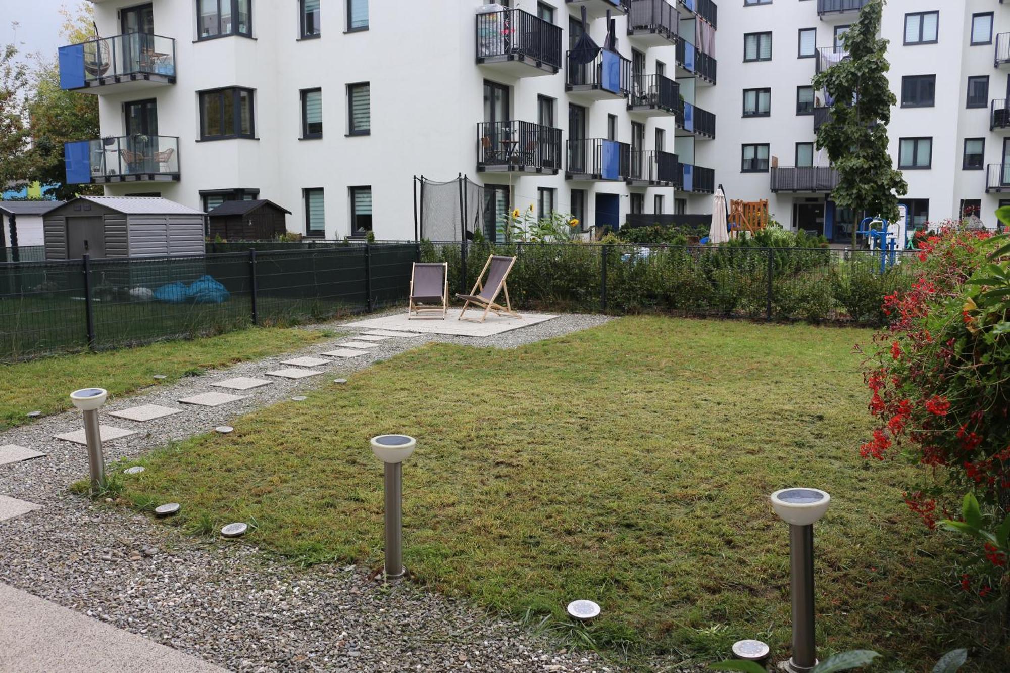 Relax&Comfort New Waw 50 Sqm With Terrace, Garden, Free Parking And Ac Warszawa Exteriör bild