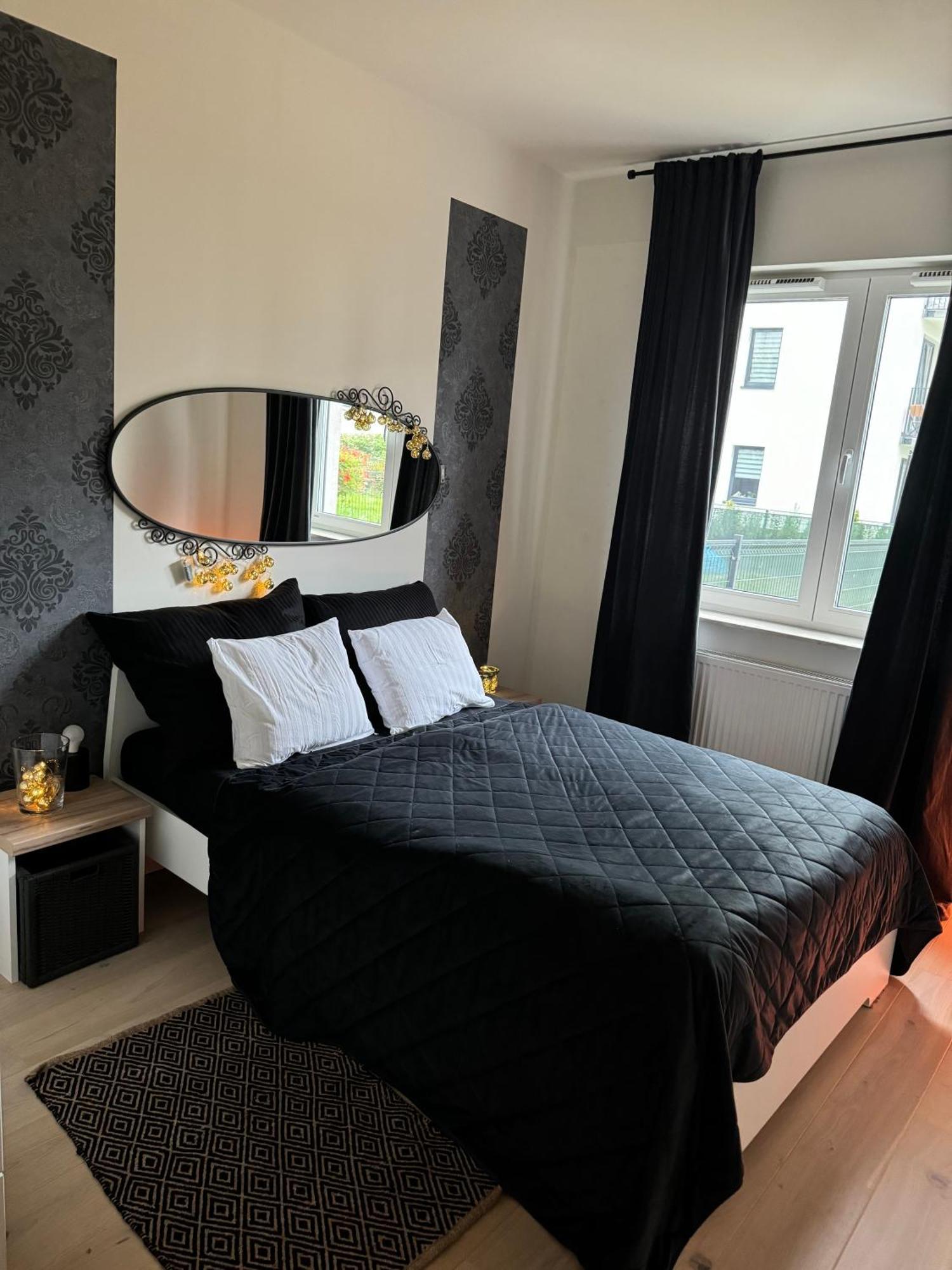 Relax&Comfort New Waw 50 Sqm With Terrace, Garden, Free Parking And Ac Warszawa Exteriör bild