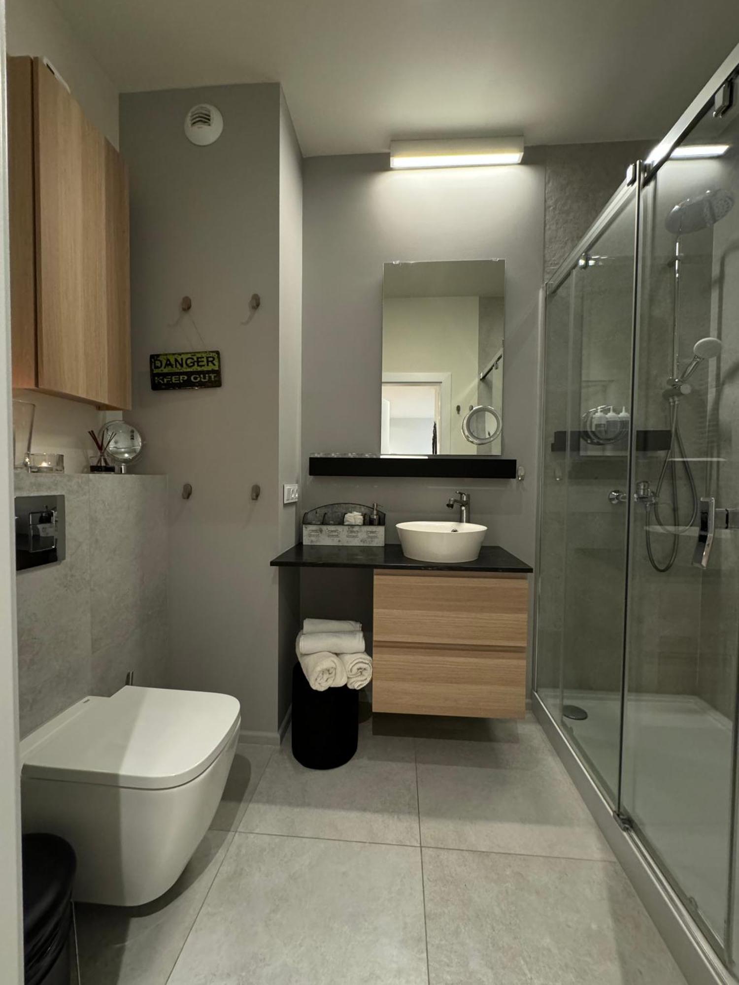 Relax&Comfort New Waw 50 Sqm With Terrace, Garden, Free Parking And Ac Warszawa Exteriör bild